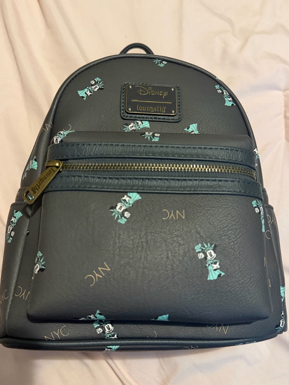 NYC loungefly backpack nwt